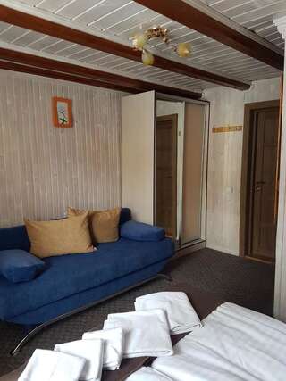 Отель Dovbushanka Hotel in Bukovel Буковель Полулюкс с балконом-4