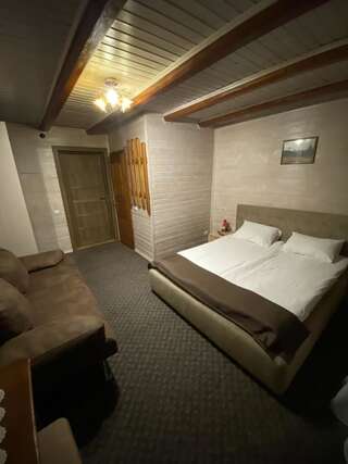 Отель Dovbushanka Hotel in Bukovel Буковель Полулюкс с балконом-1
