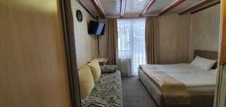 Отель Dovbushanka Hotel in Bukovel Буковель Полулюкс с балконом-2